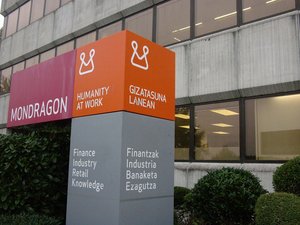 Eingang zur Mondragón-Zentrale.