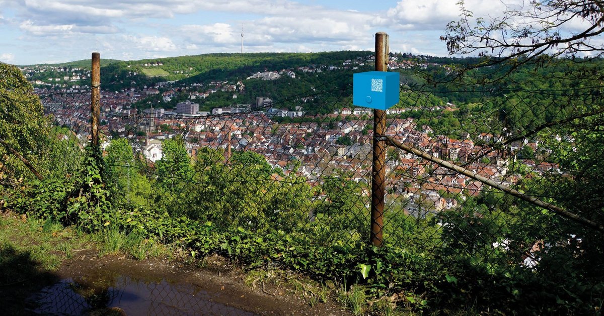 Temporär in Stuttgart zu belauschen: die Hörstationen mit Heißenbüttel-Gedichten, hier am Blauen Weg. Foto: Literaturhaus Stuttgart