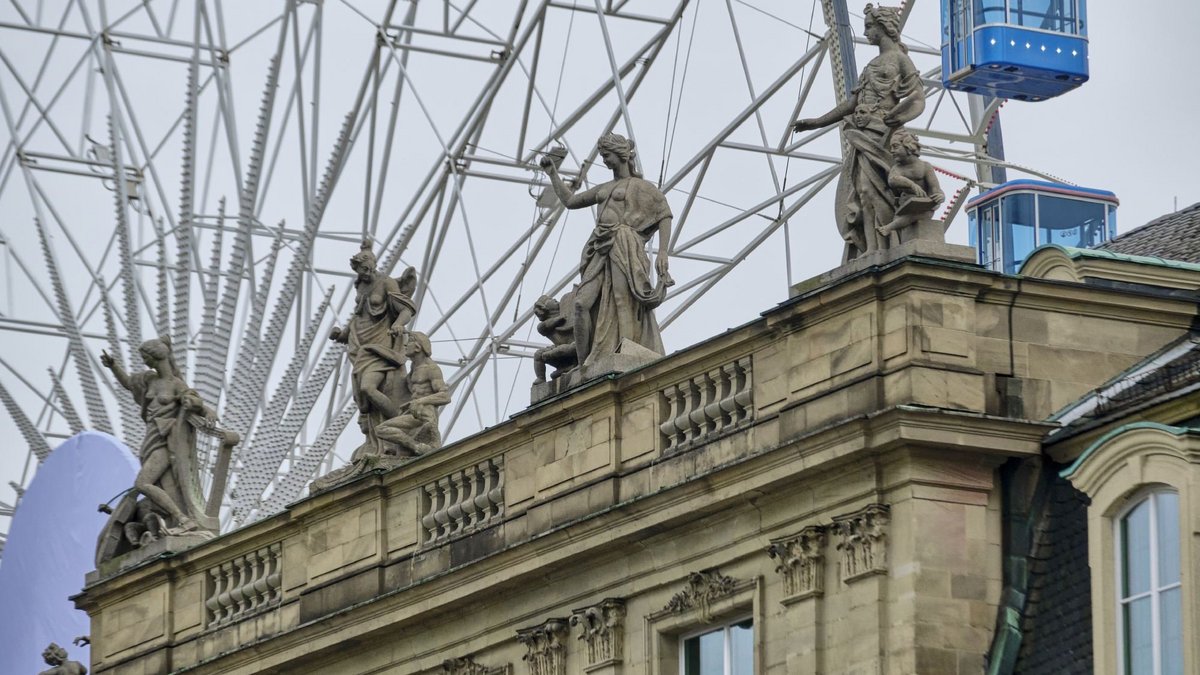 Des Oberbürgermeisters jüngster Coup: ein Riesenrad. Der nächste ... 