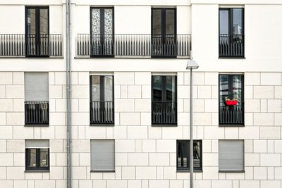 Dass eine vermietete Wohnung mehr einbringt als ein leer stehendes Büro, zählt oft nicht. Foto: Martin Storz