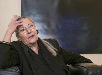 Helga Müller in ihrer Galerie Artlantis. Foto: Joachim E. Röttgers