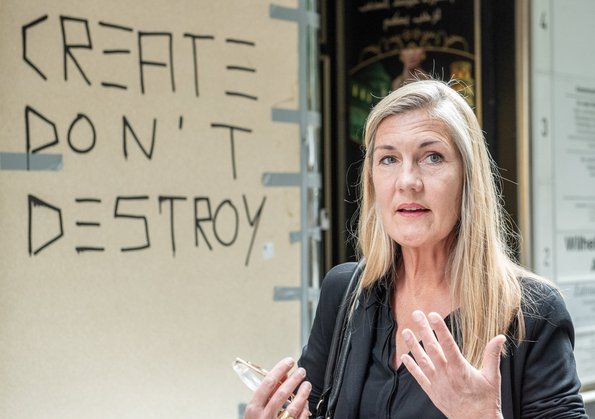 ... und nach der sogenannten Stuttgarter Krawallnacht. Fotos: Jens Volle