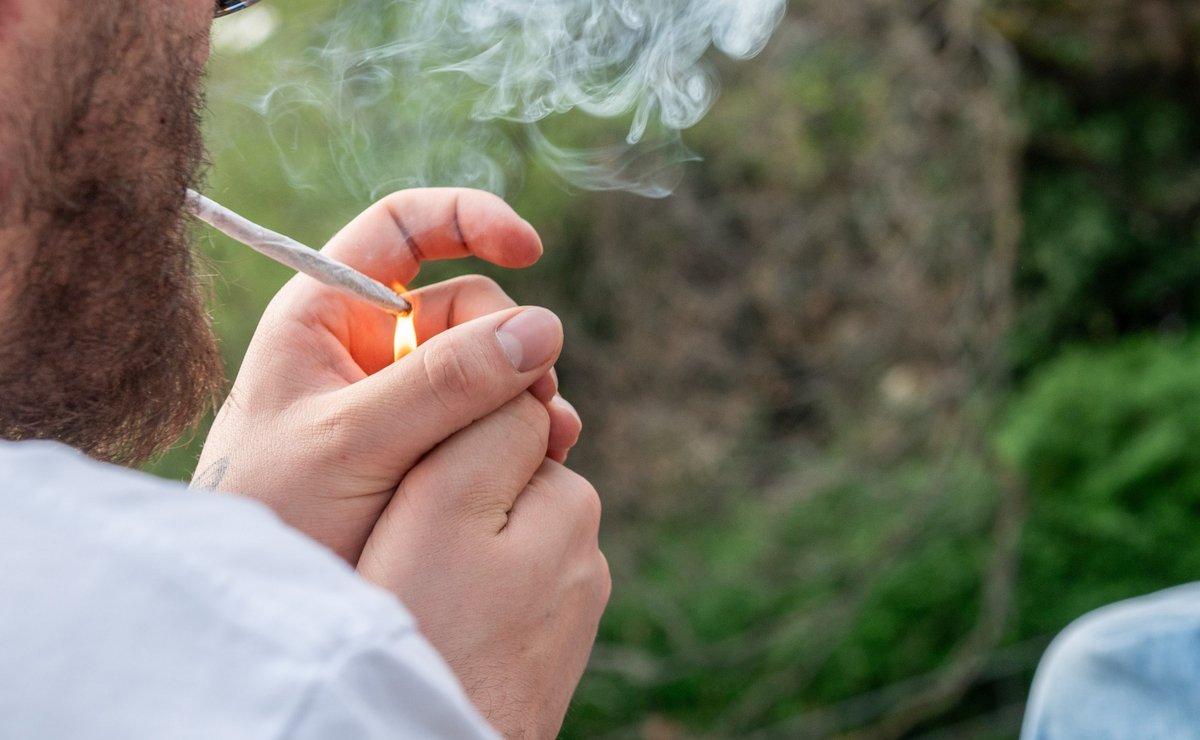 Cannabis bleibt auch nach der Legalisierung ein Droge, klar. Impressionen mit dieser und anderen Drogen per Mausklick.