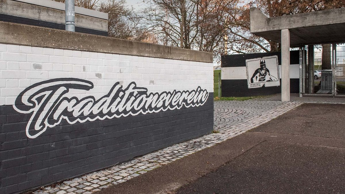 Deutsche Fußballtraditionen gehören großgeschrieben, etwa beim SSV Ulm. Foto: Jens Volle