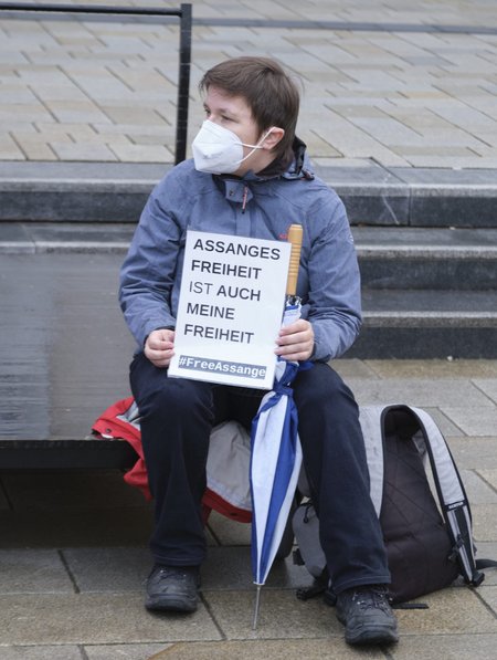 Denn es geht um weit mehr als das Schicksal eines Einzelnen, so bitter Assanges Los für ihn selbst und seine Angehörigen und Unterstützer:innen auch ist.
