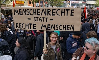 Menschenrechte saufen ab