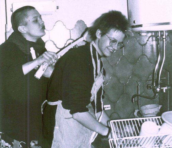 Früher wurde im Sarah-Café noch von Hand gespült.