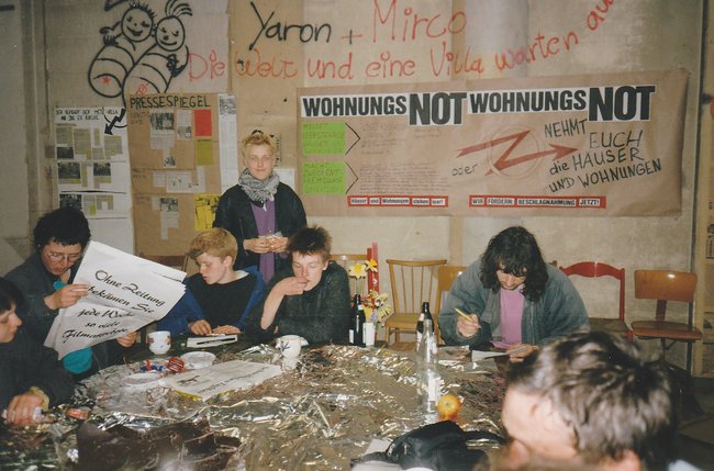 Im Plenum (hier 1992) wird etwa über politische Aktionen oder die Fehde mit dem Studierendenwerk gesprochen. Foto: Holger Herzog