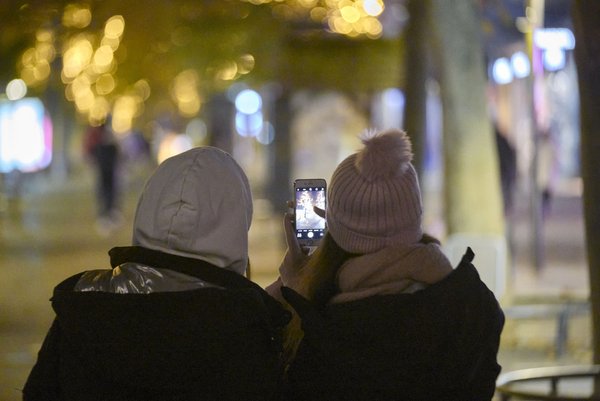 Die unbekannte Zielgruppe von hinten: Jugendliche!