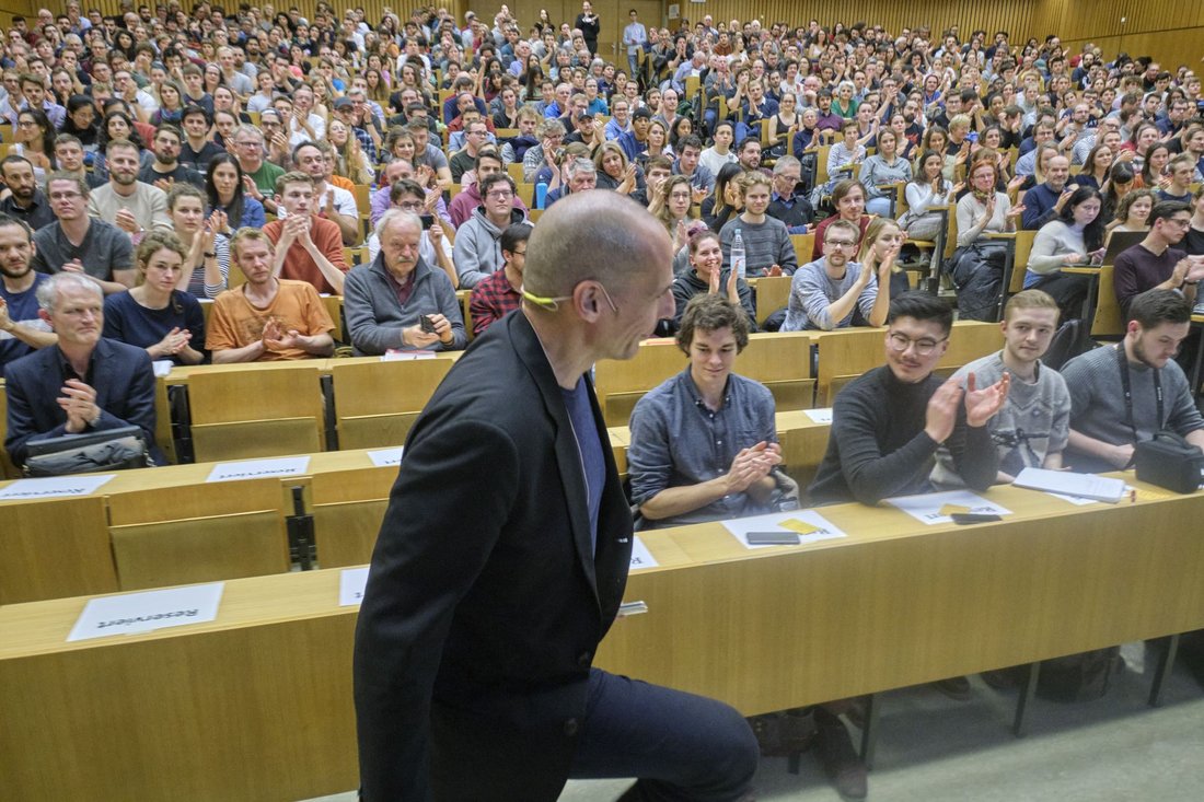Über mangelndes Interesse kann sich Varoufakis in Tübingen nicht beklagen. 