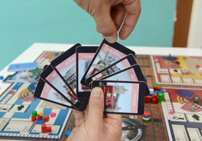 Frankfurt, Brüssel, Rom und London – alle mischen mit.