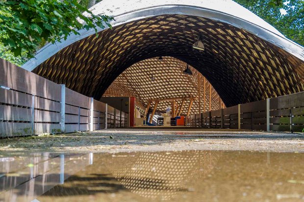 Die stilprägende Holzgitterschalen-Konstruktion wurde in keinem der Sieger-Entwürfe angetastet. 