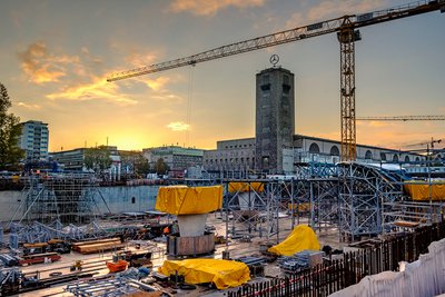 Stützen noch lange nichts: die Kelchstützen des Tiefbahnhofs.