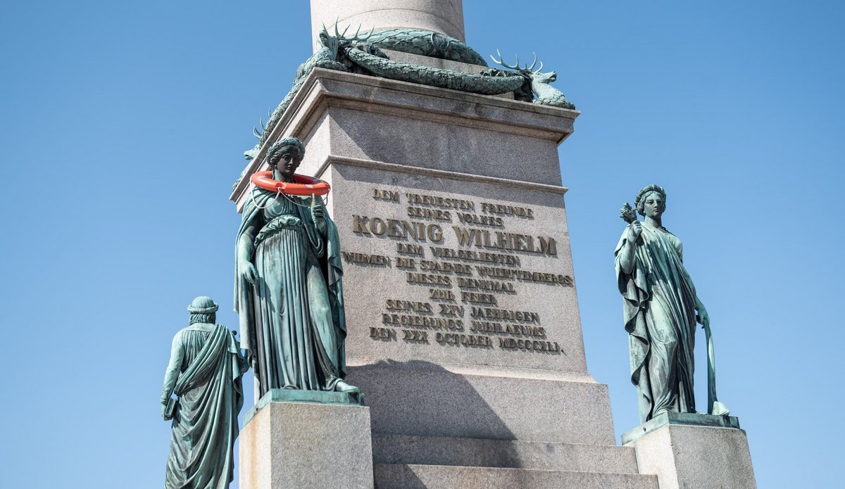 Versammlungen sind aktuell problematisch. Protestiert wird in Stuttgart trotzdem – am Monatsanfang gegen die Flüchtlingspolitik. Foto: Jens Volle