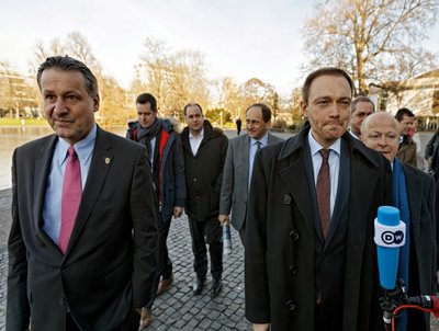 Unscharfer Blick: FDP-Chef Christian Lindner (rechts) und der baden-württembergische Fraktionschef Hans-Ulrich Rülke. 