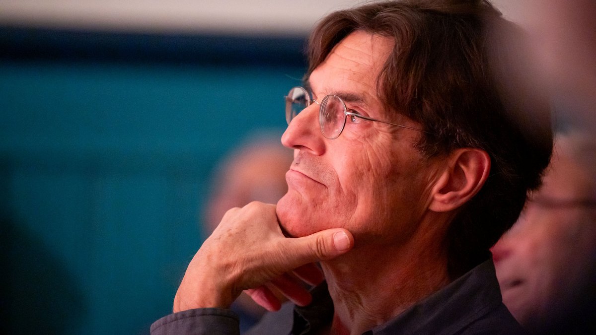 Hermann G. Abmayr bei der Verleihung des Albert-Dulk-Preises am 14. November. Foto: Jens Volle