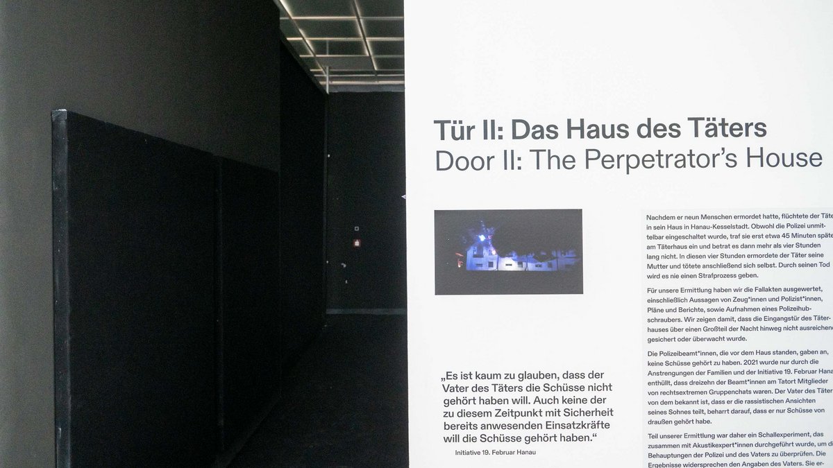 Die Tür zu dem Haus, in dem der Mörder wohnte und Zuflucht fand: Hatte die Polizei sie nicht gesichert?