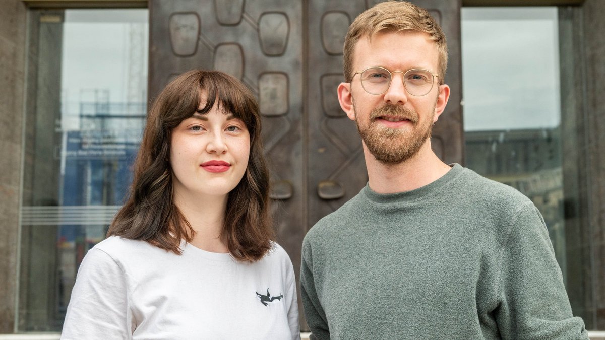 Neu in den Stuttgarter Gemeinderat gewählt worden sind Celine Hirschka und Tillmann Bollow von der Partei Volt. Foto: Jens Volle