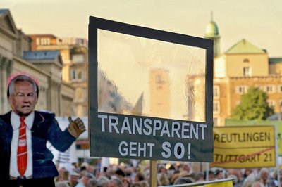 Von wegen alle Fakten auf den Tisch. Transparenz geht anders.