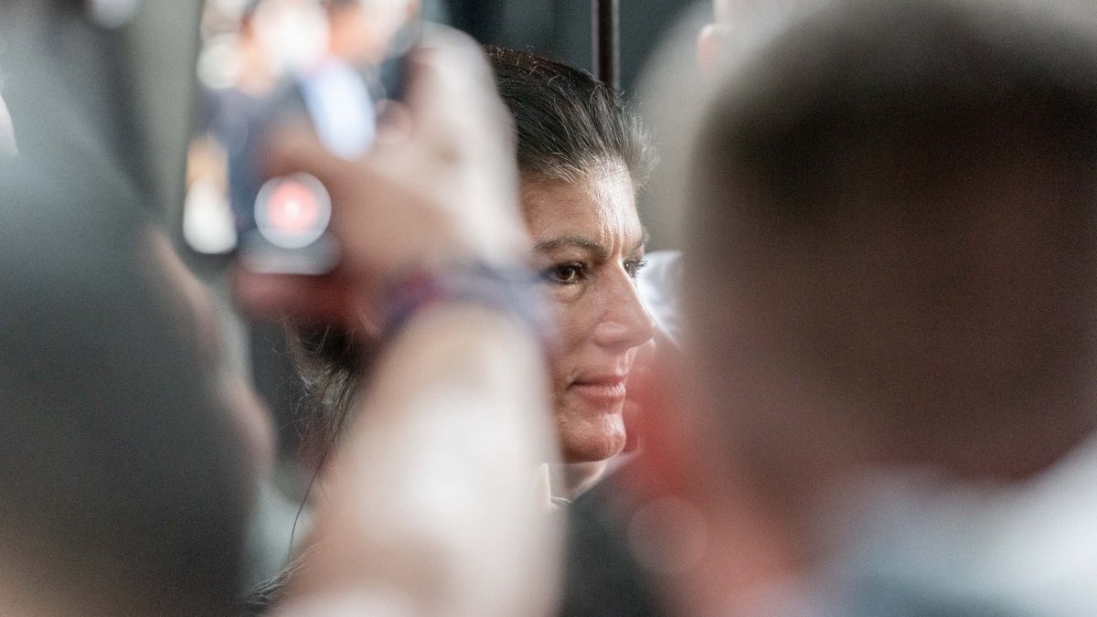 Fotomotiv Sahra Wagenknecht, Stuttgarter Schlossplatz am 25. Mai 2024. Fotos: Jens Volle