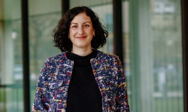 "Wir könnten sie mit zwei, drei Flügen zu uns holen", sagt Sarah Hagmann, Grüne. Foto: Lena Lux "Wir könnten sie mit zwei, drei Flügen zu uns holen", sagt Sarah Hagmann, Grüne. Foto: Lena Lux