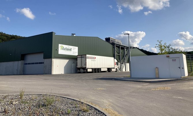 Beste landwirtschaftliche Böden zugepflastert für die neue Champignonzuchtanlage.