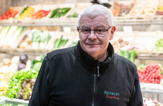 "Volles Verständnis für die Bauern." Heribert Ragoßnig vor seinem Stand in der Stuttgarter Markthalle.