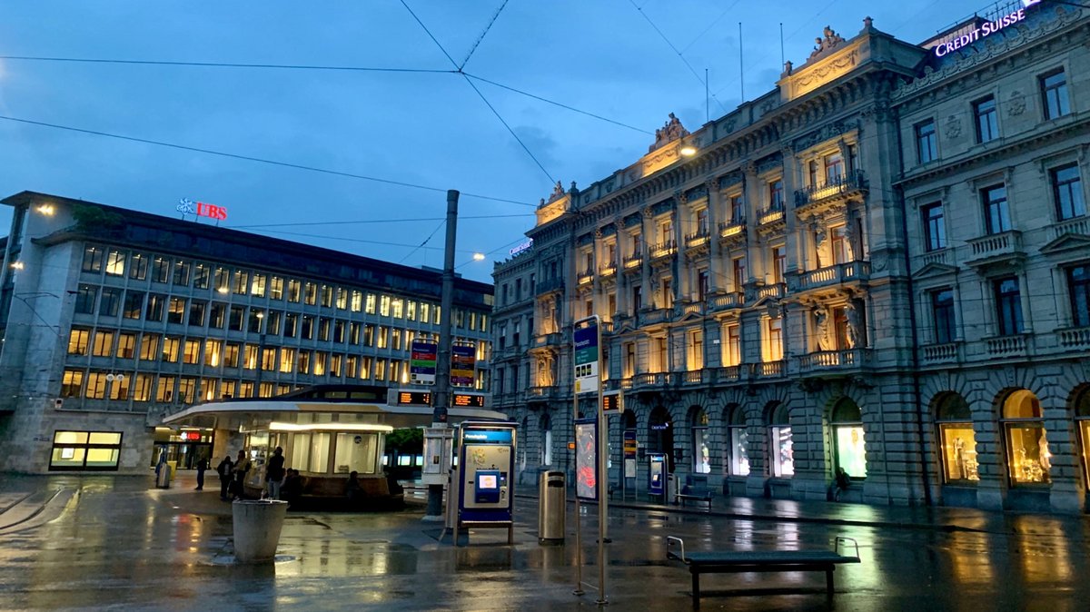 Credit-Suisse-Hauptsitz am Paradeplatz in Zürich, praktischerweise gleich neben der UBS. Foto: Ank Kumar, CC BY-SA 4.0, https://commons.wikimedia.org/w/index.php?curid=129765456