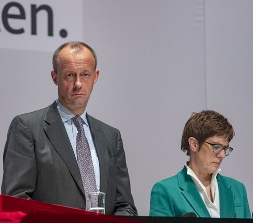 Warum so schlecht gelaunt? Friedrich Merz will Annegret Kramp-Karrenbauers Job und Eisenmann unterstützt ihn dabei.