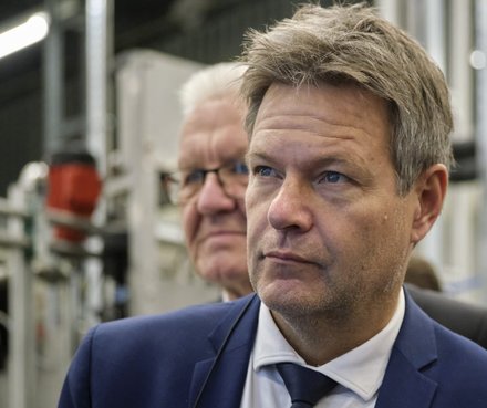 Bundeswirtschaftsminister Robert Habeck wirbt für die klimafreundliche Heizmethode. Foto: Joachim E. Röttgers Bundeswirtschaftsminister Robert Habeck wirbt für die klimafreundliche Heizmethode. Foto: Joachim E. Röttgers