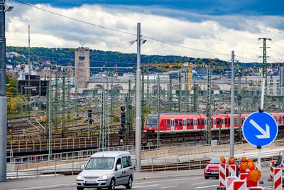 Wie viele Mitarbeiter den ÖPNV nutzen, teilen die Autokonzerne nicht mit. 