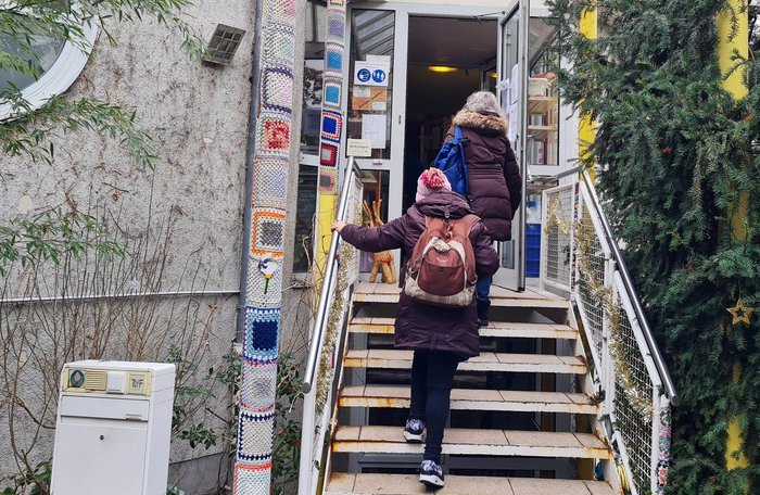 Gehäkeltes macht Hartes weicher – Frauen auf dem Weg zum TafF.