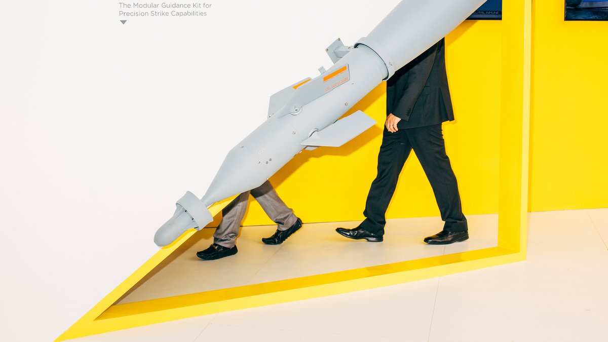 Attrappe der Luft-Boden-Rakete Lizard am Messestand von Elbit Systems. SITDEF, Lima, Peru 2019.