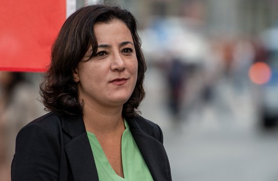 Gökay Akbulut (Linke) und die Täter-Opfer-Rolle. Foto: Jens Volle