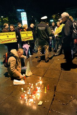 Lang her: die zweite Montagsdemo vor dem Nordausgang des Hauptbahnhofs. Foto: Ulrich Stübler