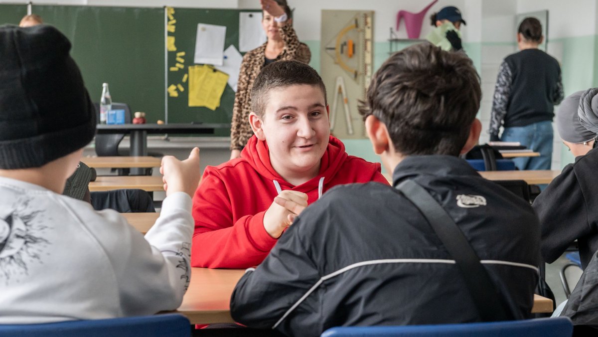 Journalismus selbermachen? Kann man lernen, wissen die Schüler:innen der 8b heute. Foto: Jens Volle Journalismus selbermachen? Kann man lernen, wissen die Schüler:innen der 8b heute. Foto: Jens Volle