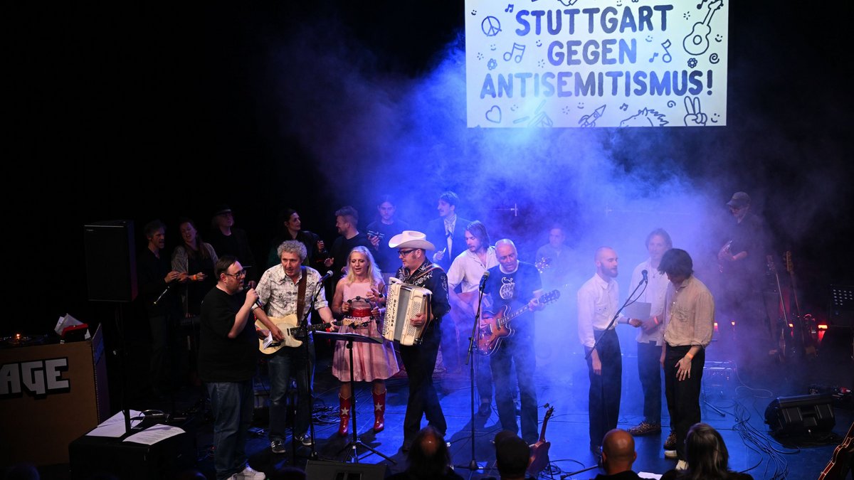 Am 24. Mai gab es im Stuttgarter Theater Rampe ein Konzert gegen Antisemitismus mit den Bands BRTHR, Loretta, Lakvar, Long Lost Souls, Los Santos, Marie-Louise und Rikas. Foto: Reiner Pfisterer