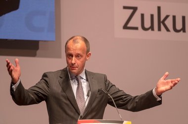 Friedrich Messias legt eine saubere Auferstehung hin.