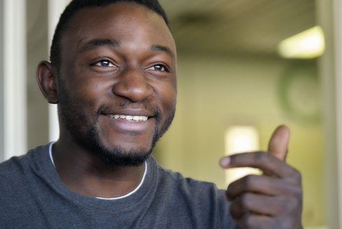 Mesmin Mouafo hat durch Sompon sein Leben in die eigenen Hände genommen, heute arbeitet er ehrenamtlich mit. Mesmin Mouafo hat durch Sompon sein Leben in die eigenen Hände genommen, heute arbeitet er ehrenamtlich mit.