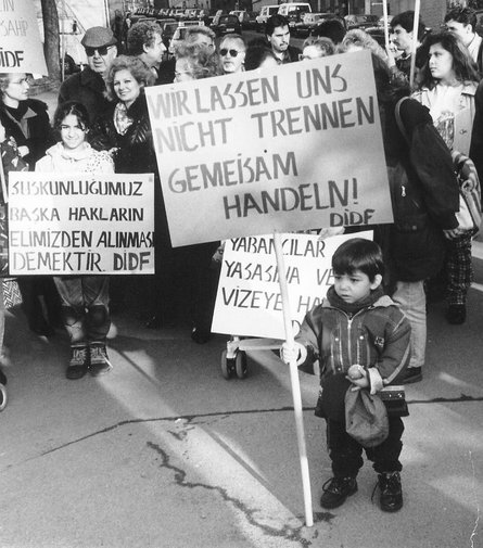 Stuttgart 1997, Demonstration gegen die Einführung des Kindervisums.