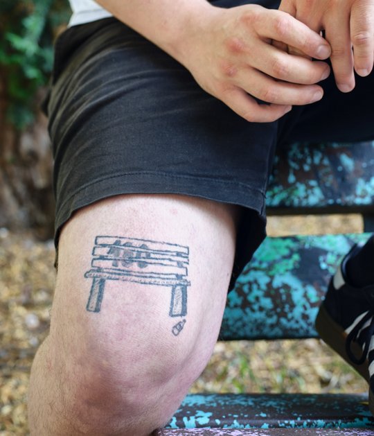 Immenhofer Straße 65. "Das ist unsere Bank, unser Wohnzimmer."