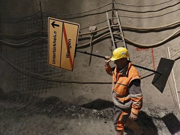 Bauarbeiten rund um die Uhr, sieben Tage die Woche.