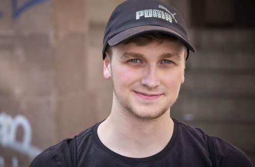 Student und Linken-Politiker Dorian Rieger berät die Mieter:innen, egal welche Partei sie wählen. Student und Linken-Politiker Dorian Rieger berät die Mieter:innen, egal welche Partei sie wählen.