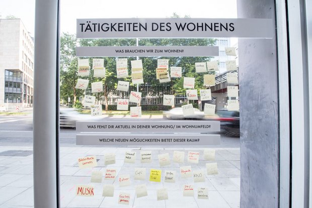 Blick aus dem Schaufenster.