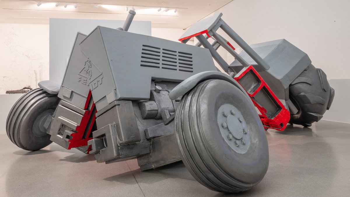 Gevierteilt wie einst Jerg Ratgeb: "Fendt-End" von Andreas Mayer-Brennenstuhl in der Kunsthalle Vogelmann. Foto: Andreas Mayer-Brennenstuhl