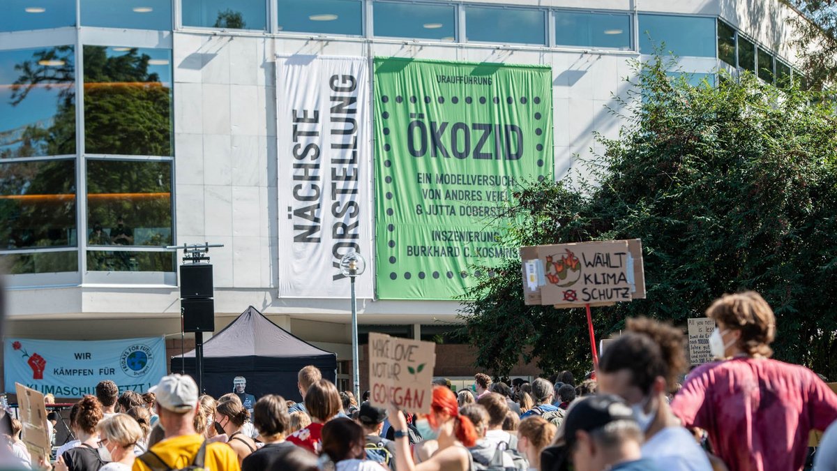 Passender Abschluss mit dem Stück "Ökozid", uraufgeführt vom Schauspiel Stuttgart am Abend des 24. Septembers.