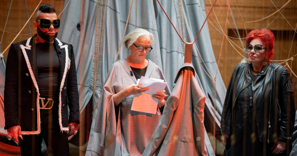 Die Stuttgarter Gemeinderätin Laura Halding-Hoppenheit und der Modedesigner Harald Glööckler gingen in der "Binding Chapel" eine besondere Bindung ein. Foto: Karolina Sobel