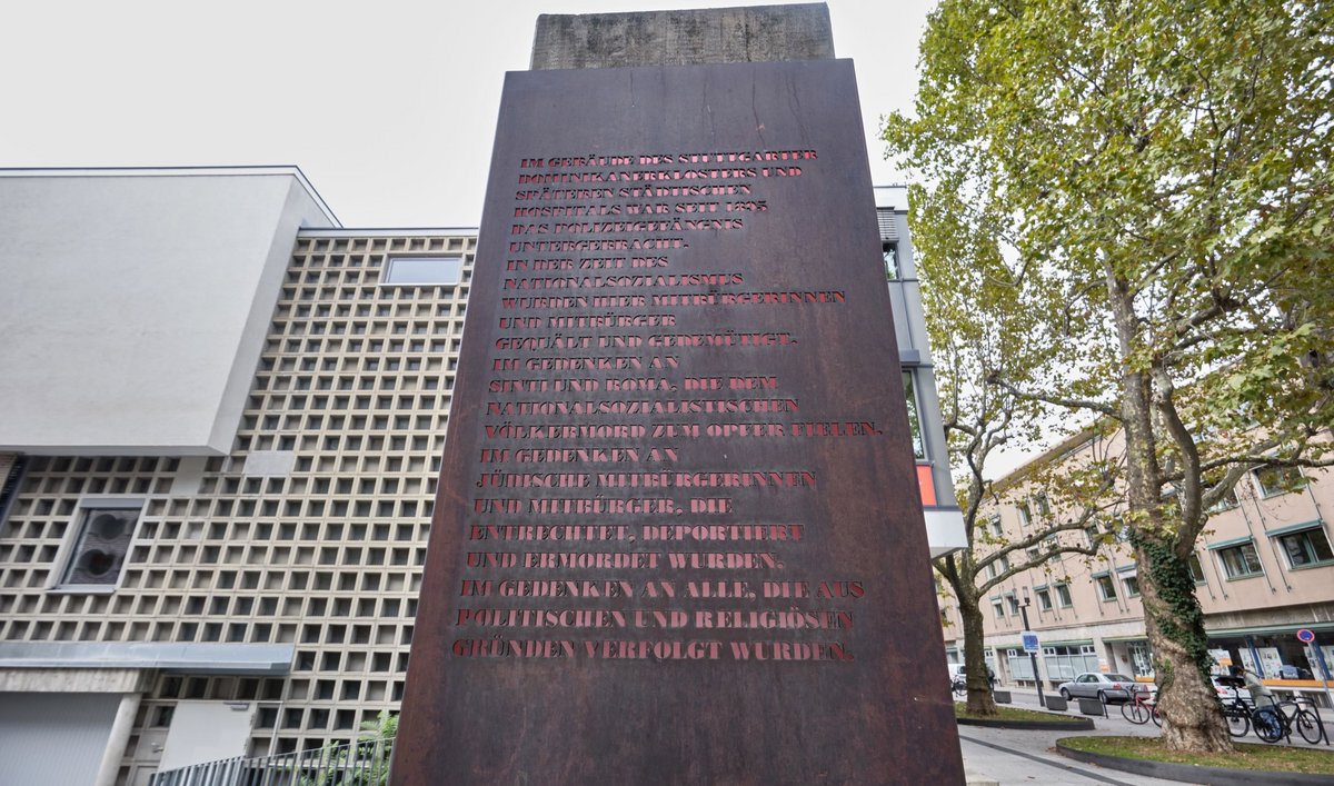 Gedenktafel im Stuttgarter Hospitalviertel, auf Initiative des Verbands Deutscher Sinti und Roma errichtet. Fotos: Joachim E. Röttgers