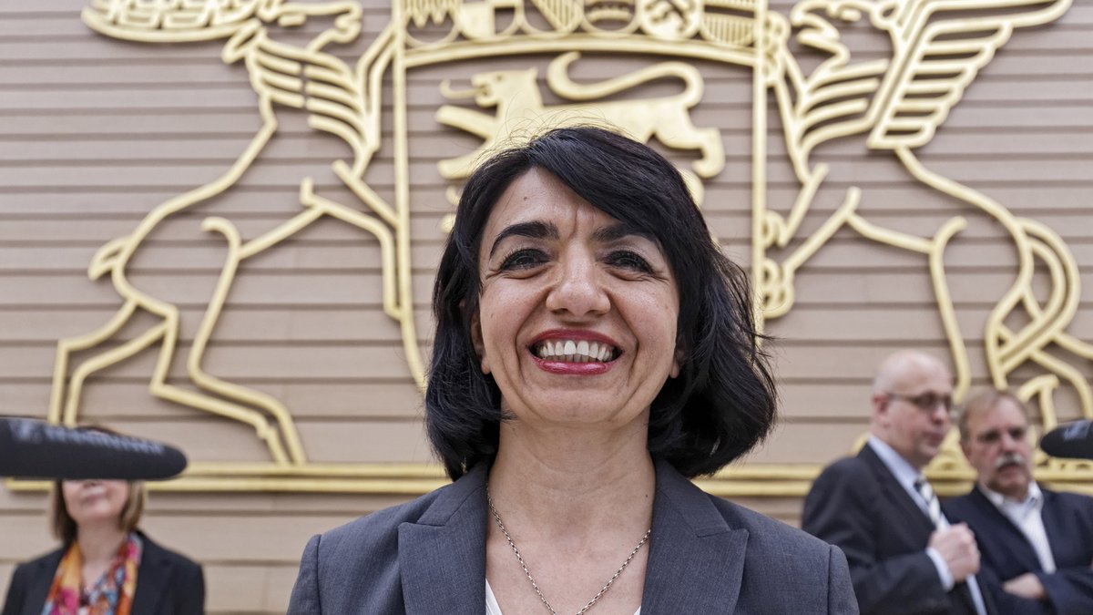 Muhterem Aras, Landtagspräsidentin von Baden-Württemberg, bei ihrem Amtsantritt im Mai 2016. Foto: Joachim E. Röttgers