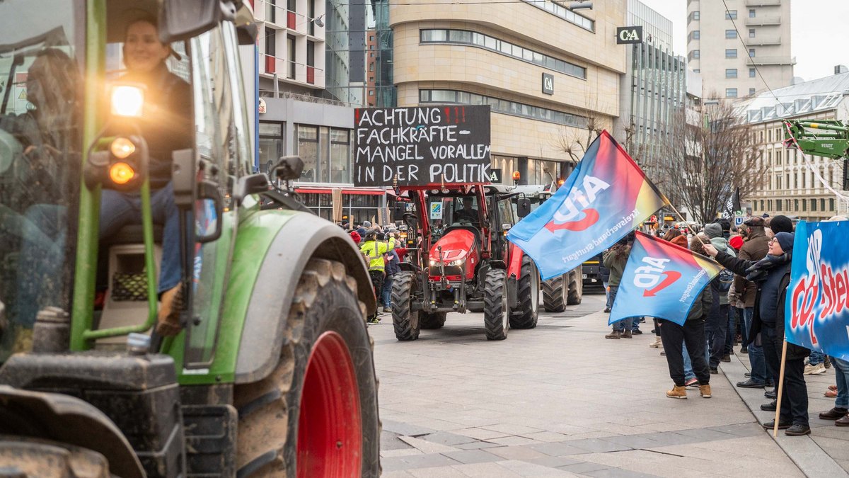 Demozug durch Stuttgart am 8. Januar 2024. Mehr Bilder mit Klick auf den Pfeil.